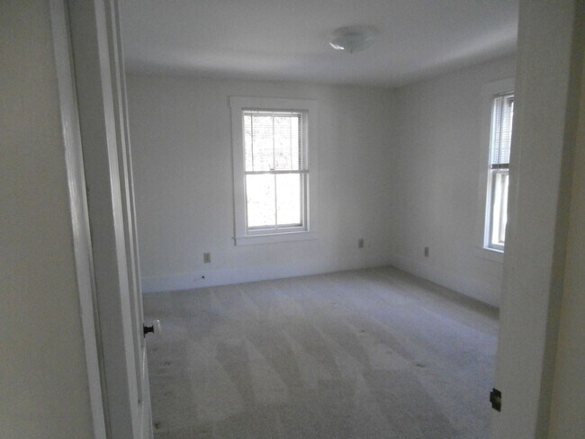 Building Photo - 12-14-14 Ash St