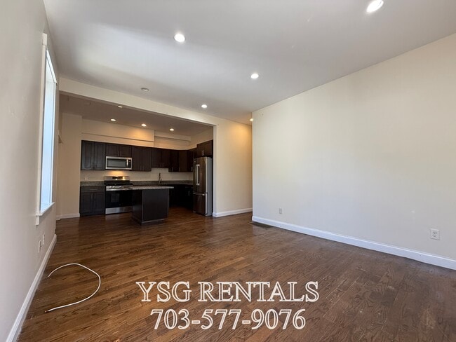 Building Photo - 19 Lambert Ave