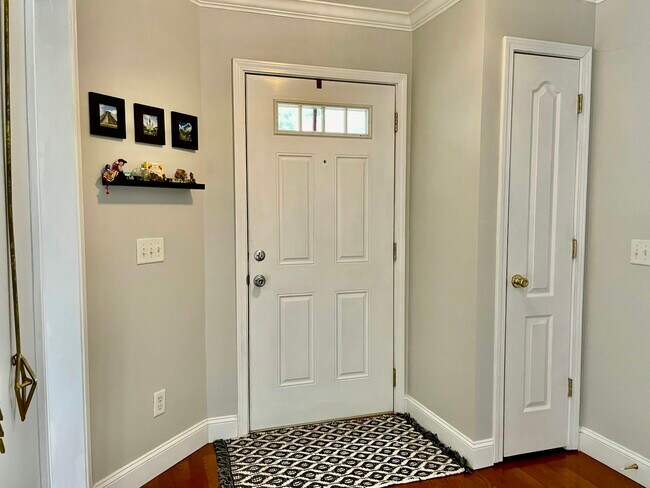 Building Photo - 429 Dogwood Cir