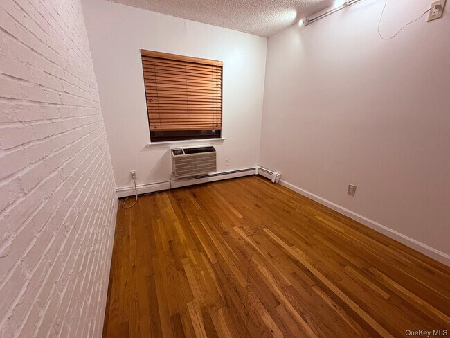 Foto del edificio - 71-38 162nd St