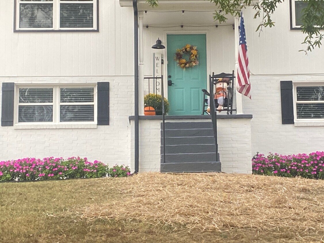 Foto del edificio - 8634 Camp Columbus Rd