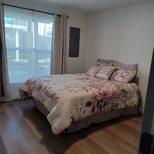 Photo - 6230 Almerico Pl Apartment