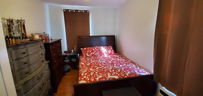 Bedroom - 1106 Olivia St