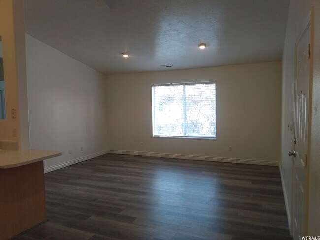 Building Photo - 221 S 1050 W