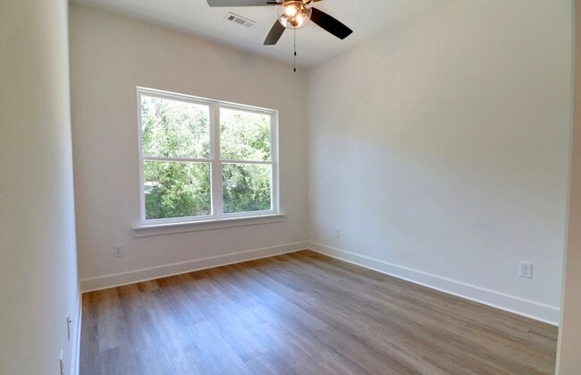 Photo - 1333 W Mt Comfort Rd Townhome