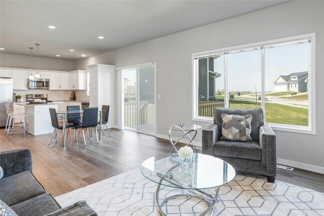 Building Photo - Charming 3 Bedroom Home in Urbandale
