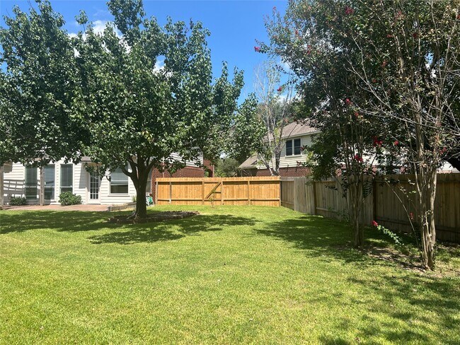 Foto del edificio - 3815 Shadow Knoll Ct