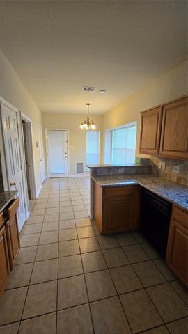 Building Photo - 1401 Ross Dr