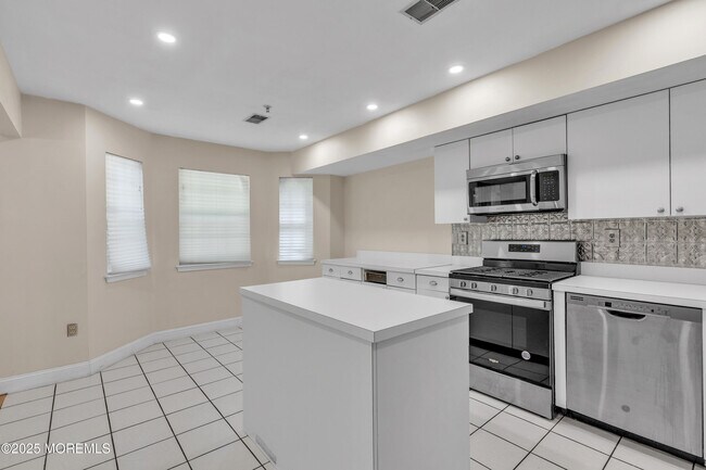 Foto del edificio - 2106 Grassy Hollow Dr