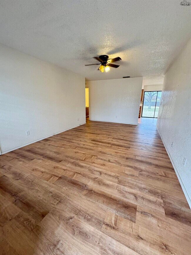 Foto del edificio - 4644 Fairway Blvd