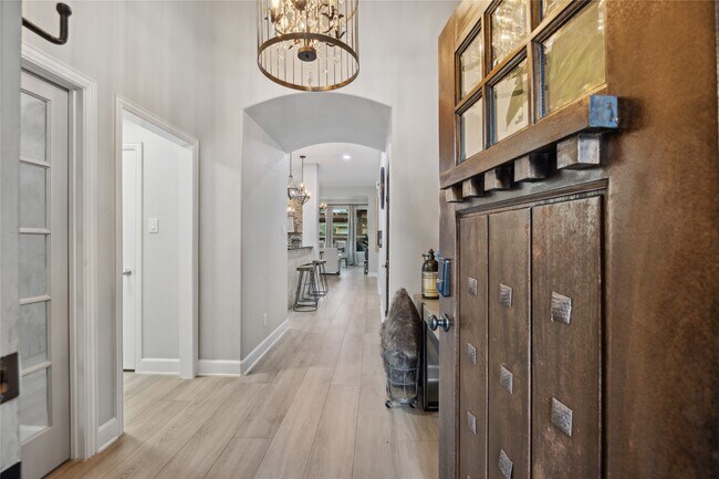 Foto del edificio - 8146 Little Scarlet St