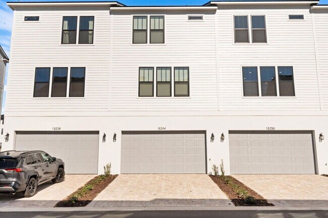 Photo - 15244 Groveside Townhome