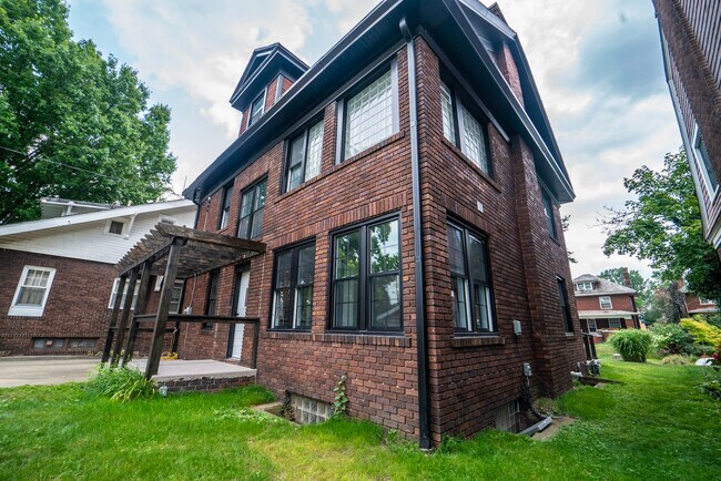 Building Photo - 1247 11th St NW