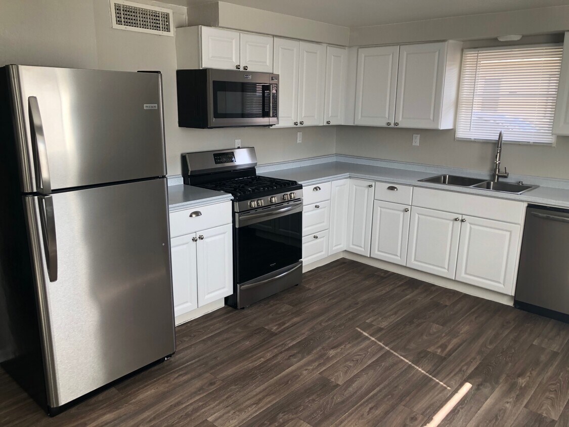 Foto principal - 920 E Montebello Ave