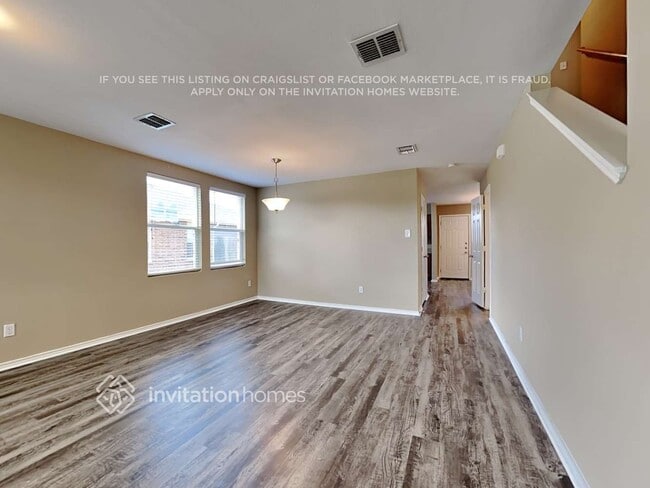 Building Photo - 805 Honey Hollow Dr