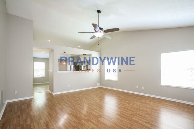 Building Photo - Coming Soon - Westside 3 bedroom 2 bath home!