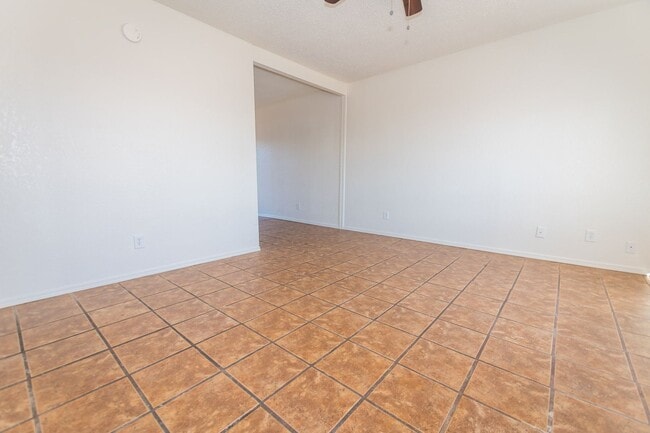 Building Photo - Charming Property Features 3 Bedrooms, 2 Baths, Central A/C!!