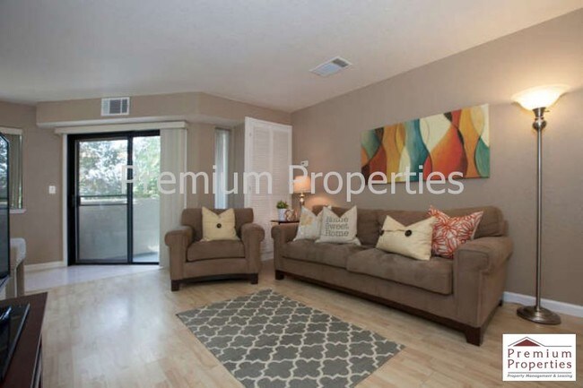 Foto del edificio - 2523 Lucy Ln
