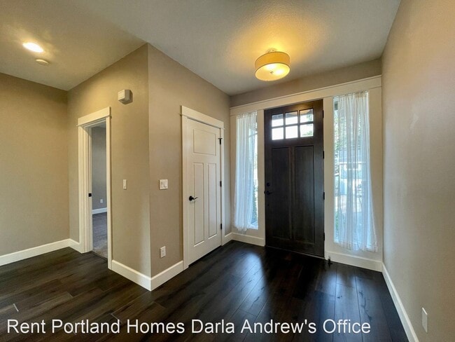 Building Photo - 3 br, 2 bath House - 2120 SW Dolph Ct