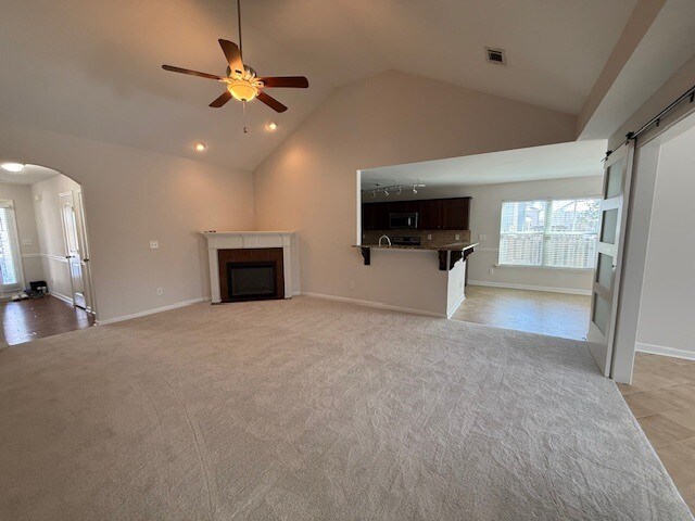 Foto del edificio - 2459 Newbury Ave