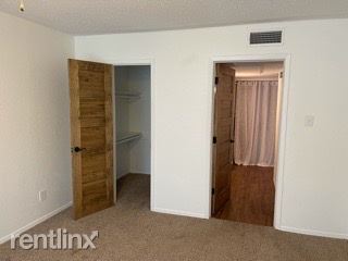 Building Photo - 6016 Westridge Ln