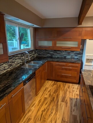 Kitchen - 7915 Glendale Milford Rd