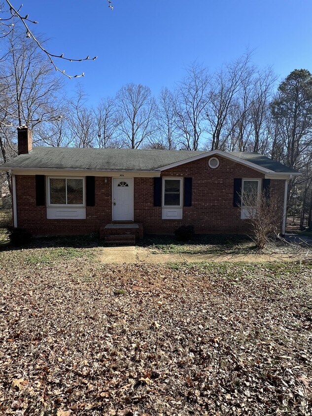 Primary Photo - 406 Turkey Hill Dr