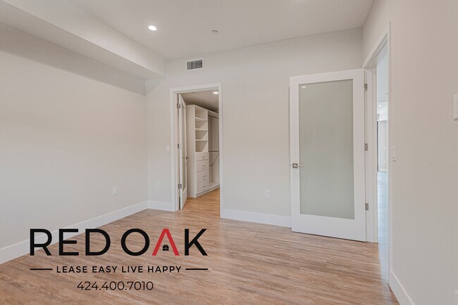 Foto del edificio - ~4 Weeks Free~ +$500 Look & Lease Special!...