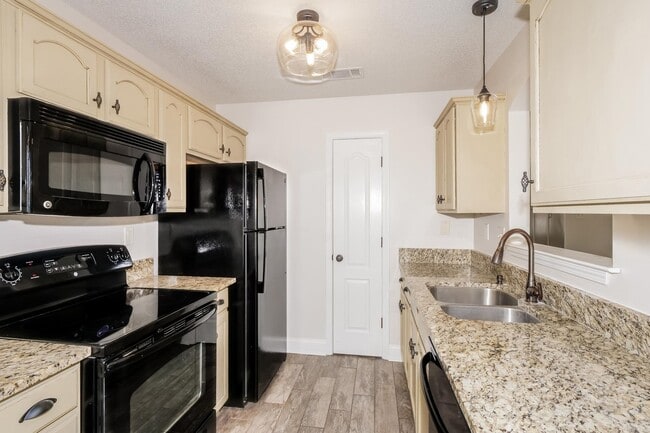 Building Photo - 1080 Cross Wood Ln