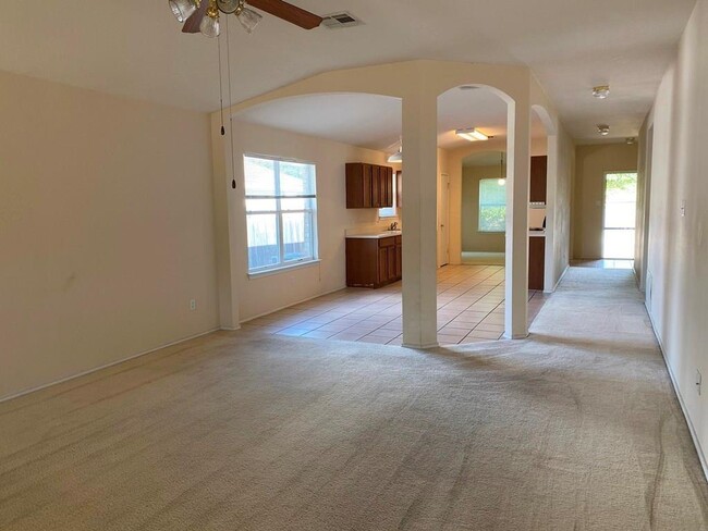 Building Photo - 126 Salado Dr