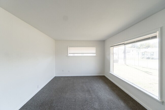 Building Photo - 1022/1026  N Napa St