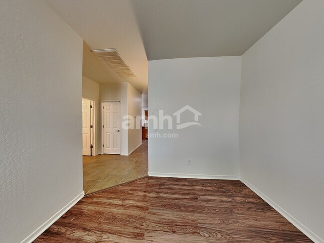 Building Photo - 17924 W Hatcher Road