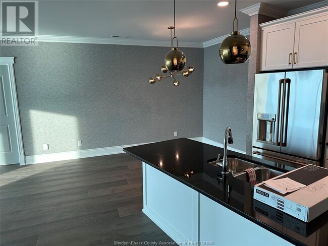 Photo du bâtiment - 1225 Riverside Dr W