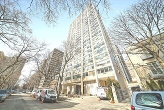 Building Photo - 336 W Wellington Ave