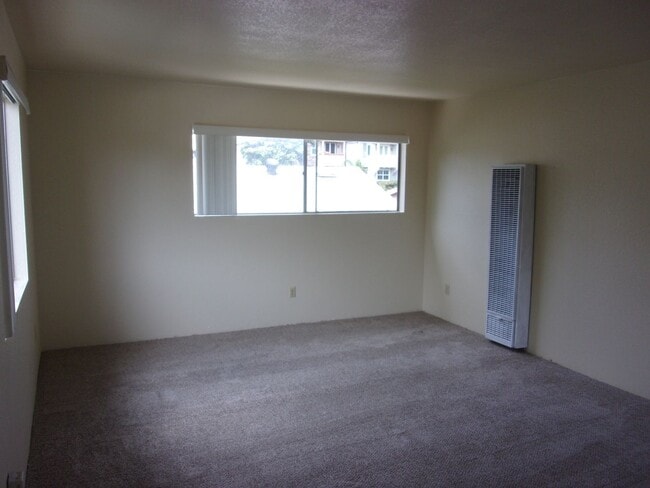 Building Photo - 408