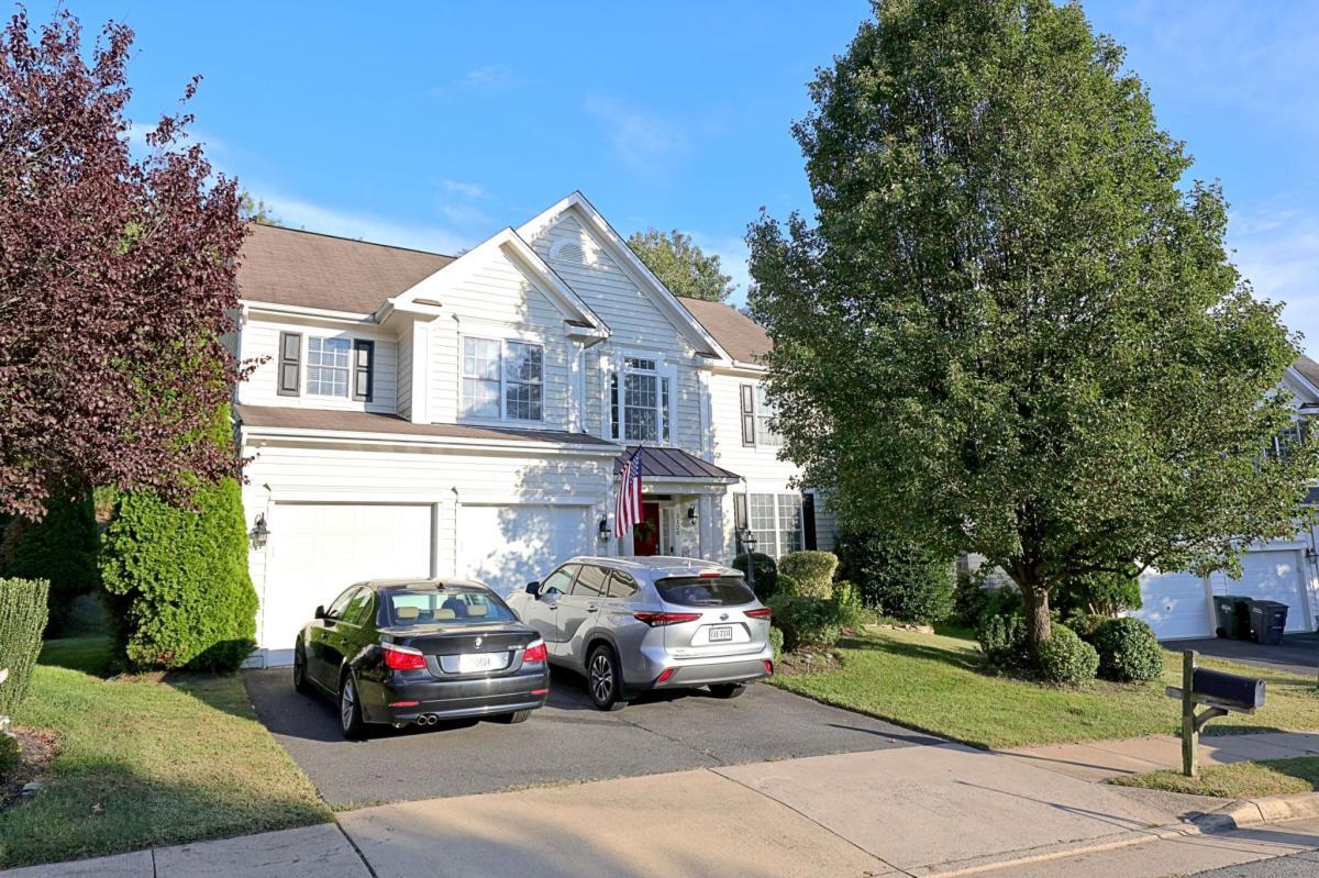 Primary Photo - 3120 Tulip Tree Pl