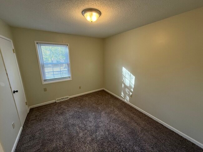 Foto del edificio - 3 bed, 1 bath, Kansas City home!