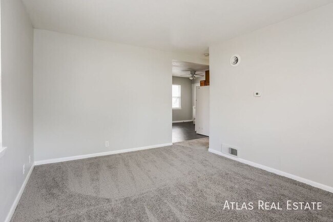 Foto del edificio - 4807 NW Homestead Rd