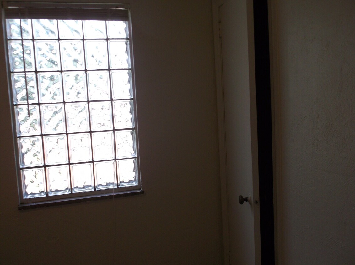 Foto del edificio - 4347 Coleridge St