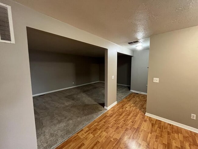 Building Photo - 333 E 4500 S