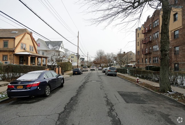 Building Photo - 100 Brookside Ave