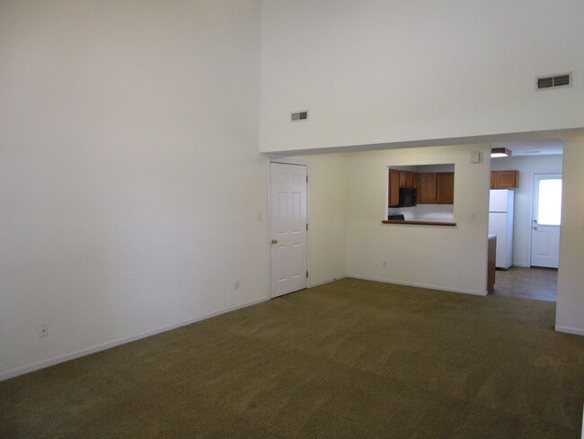 Building Photo - 1704-1706-1706 Juniper Dr