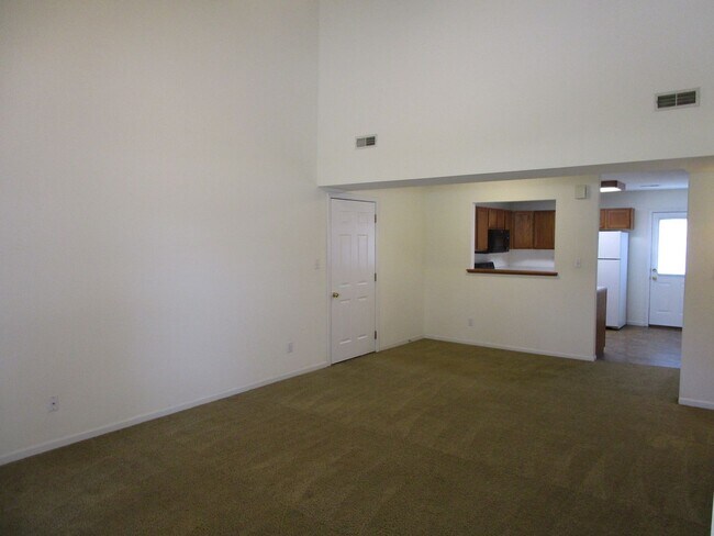 Foto del edificio - 1704-1706-1706 Juniper Dr