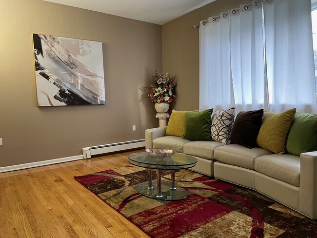 Building Photo - 32 Roanoke Ave