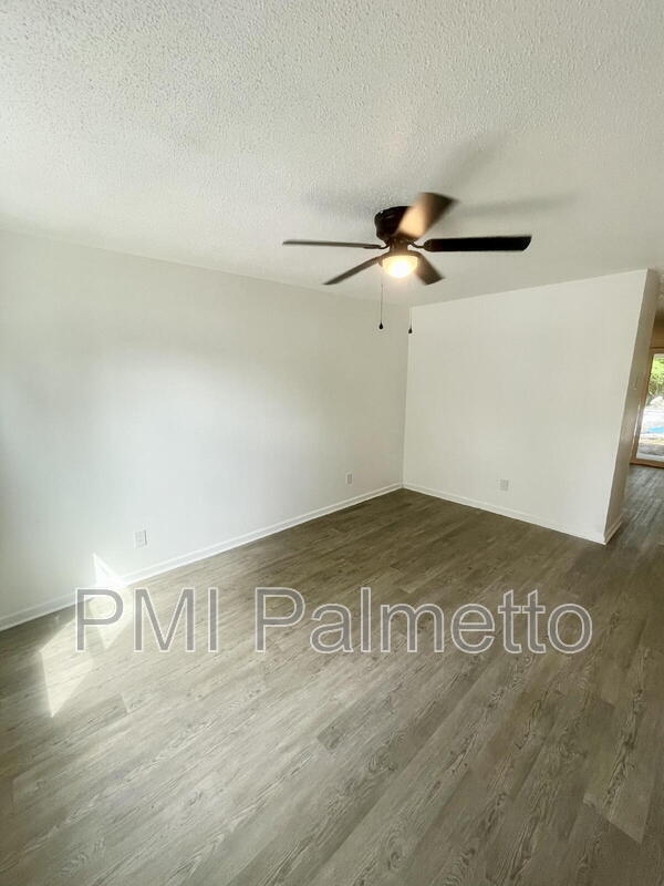 Building Photo - 138 Villa Ct