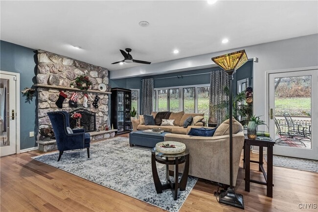 Building Photo - 4892 MacGregor Ln