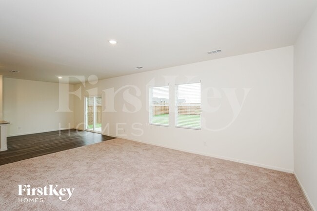 Building Photo - 1804 Sandlin Dr