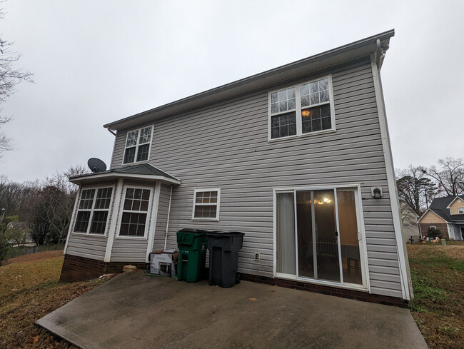 Building Photo - Room in House on Brian William Rd
