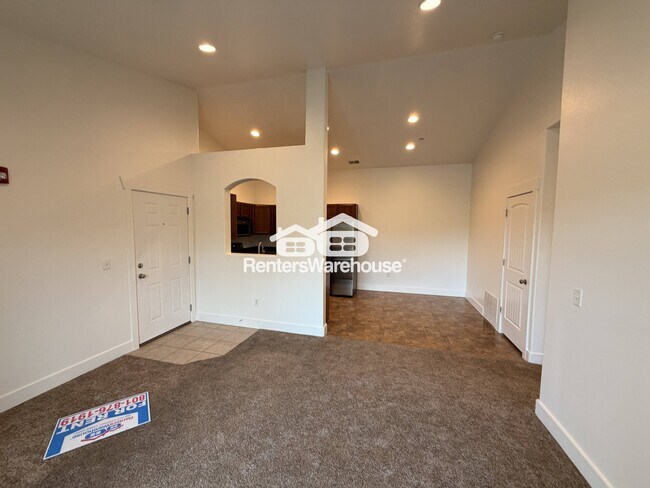 Foto del edificio - 147 W Spring Hill Way