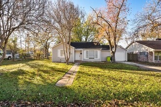 Building Photo - 1330 Leaman Ave